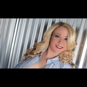 💜Meet your seller!! 💗👠👗👚