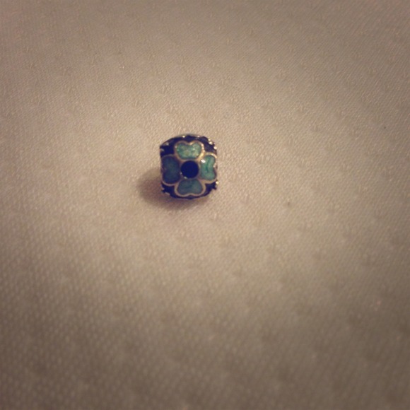 🚫SOLD🚫 Authentic Blue flower pandora bead.