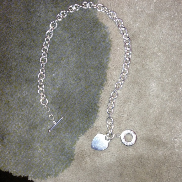 TIFFANY & Co. AUTHENTIC SS HEART & TOGGLE NECKLACE