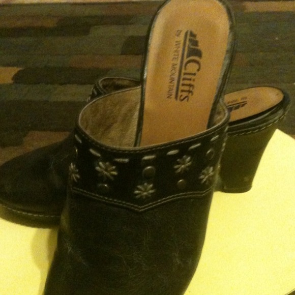 Pretty brown slip on size 7 - Picture 2 of 3