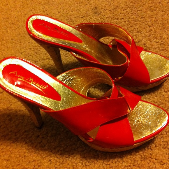 Anne Michelle Red Gold w/cork heel size 6 heel