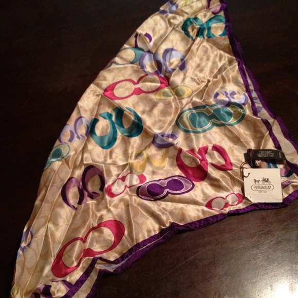 🌹🌹SOLD🌹🌹Authentic coach scarf