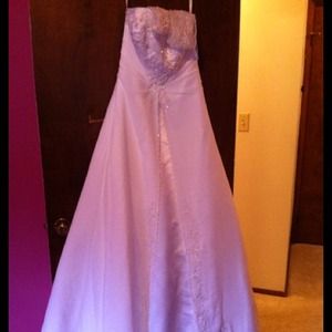 New with tags! Wedding dress and accessories