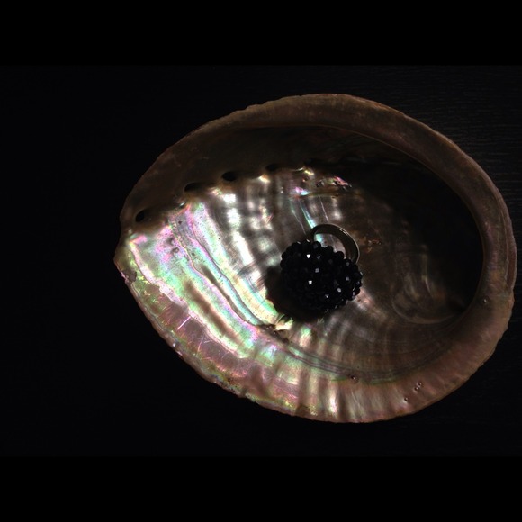 Sparkly black beaded ring - Picture 2 of 3
