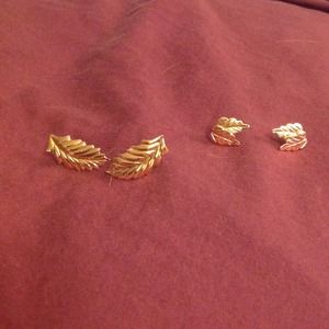 2 pairs of 14k earrings