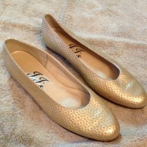 Gold flats. 9 narrow