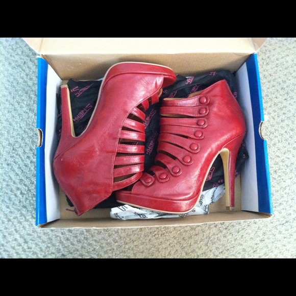 Buckle red heels