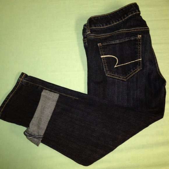 🚫SOLD IN BUNDLE🚫Dark wash American Eagle capris