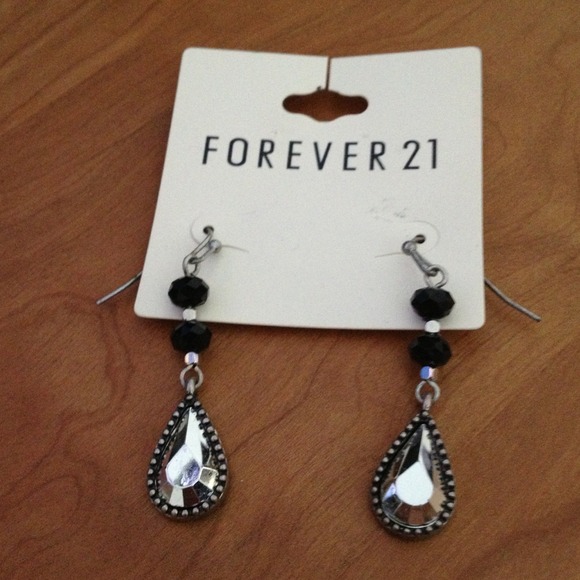 S O L D Pair of earrings