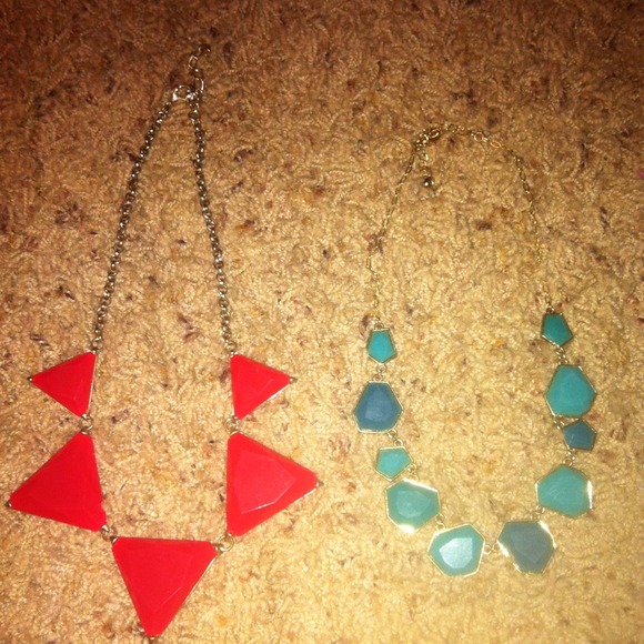 Teal necklace! 💢Red- SOLD💢