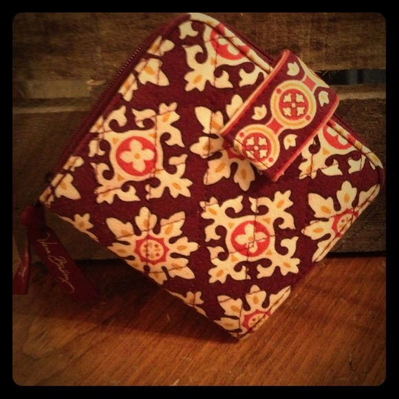 ❌SOLD❌ Vera Bradley Mini Zip Wallet