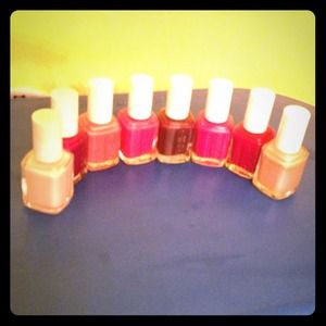 BUNDLE ESSIE nail polish. RESERVED.