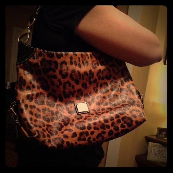 Auth. Leopard Dooney & Bourke bag  ⭐$5 off⭐
