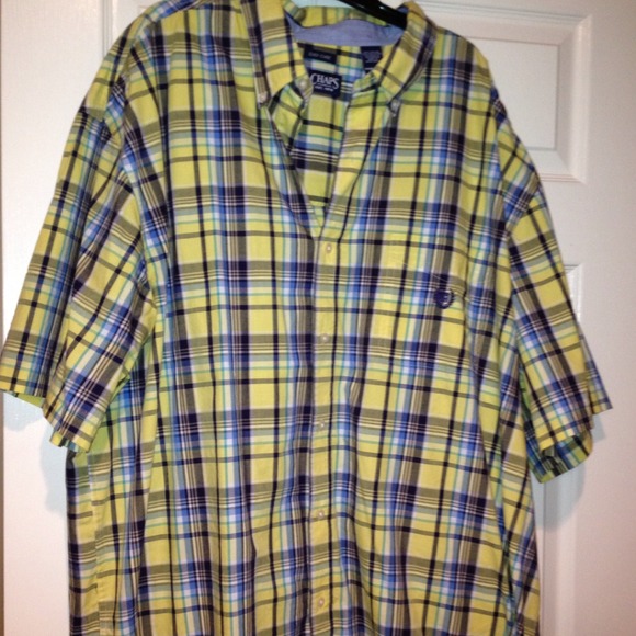 Bundle of 2 men's dress shirts