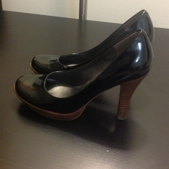 Black Steve Madden pumps. Size 6M - Picture 1 of 4