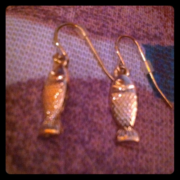 Dangling gold plated fish earrings - Picture 1 of 1