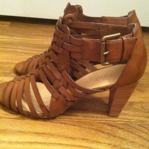 Brand new tan heels