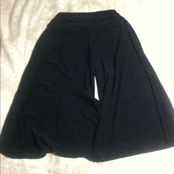Black gauchos