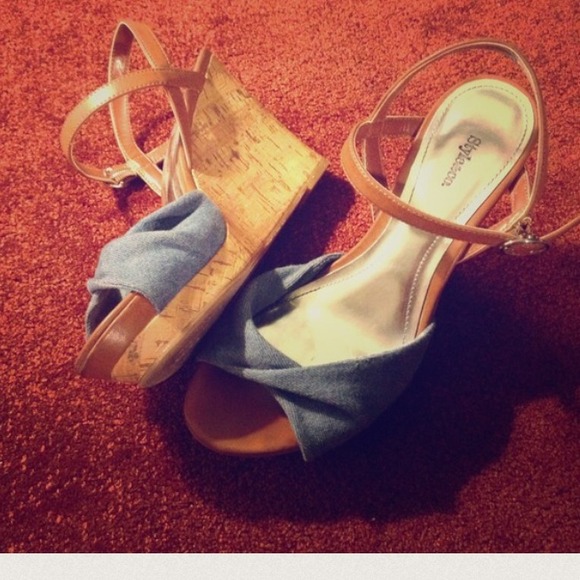 ❌❌unavailable ❌❌Style&co Denim wedges - Picture 2 of 4