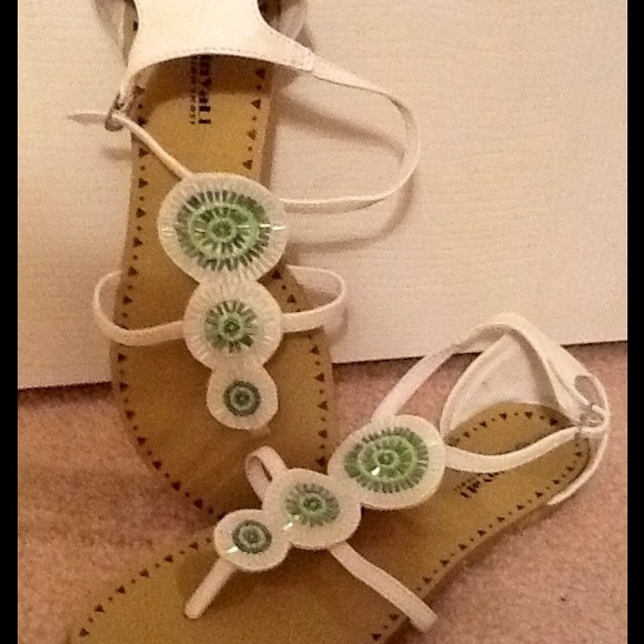 Sandles
