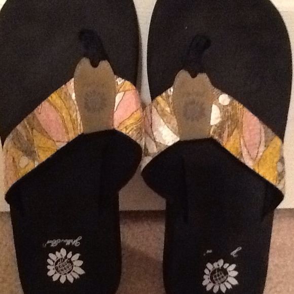 Sandles