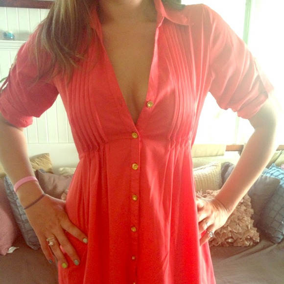 Coral Shirt dress ties in back gold buttons. Sz M
