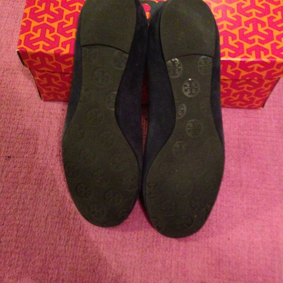 Tory Burch Navy Ballet Flats - Nearly New w/ Box! - Picture 4 of 4