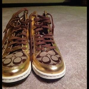 100%Authentic Like New Coach Shoe bundle