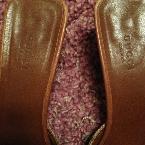 Gucci Open-back Low Heels with Metal Accents - Picture 2 of 4