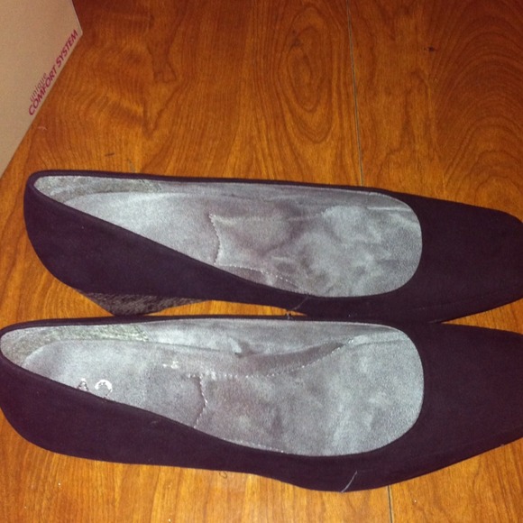 **On Hold**Wedge heels