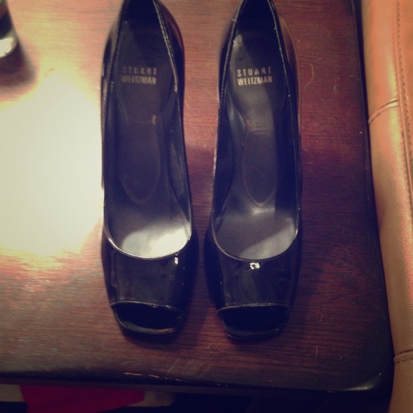 *Reduced*Sexy Stewart Weitzman patent pumps.