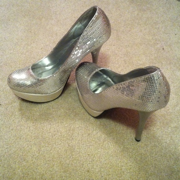 Sequin high heels...party shoes!! Deb - Picture 2 of 4