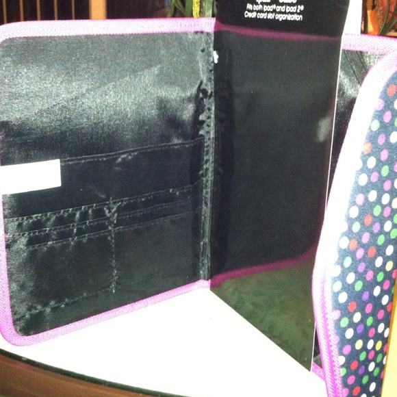 Fun iPad case by Cul De Sac - Picture 2 of 3