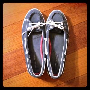 6.5 Tommy Hilfiger Nautical Boat Flats