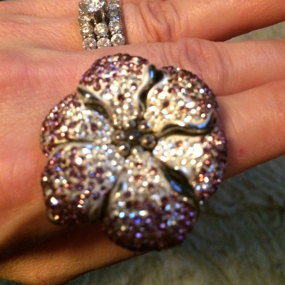 Flower Ring - Picture 3 of 4