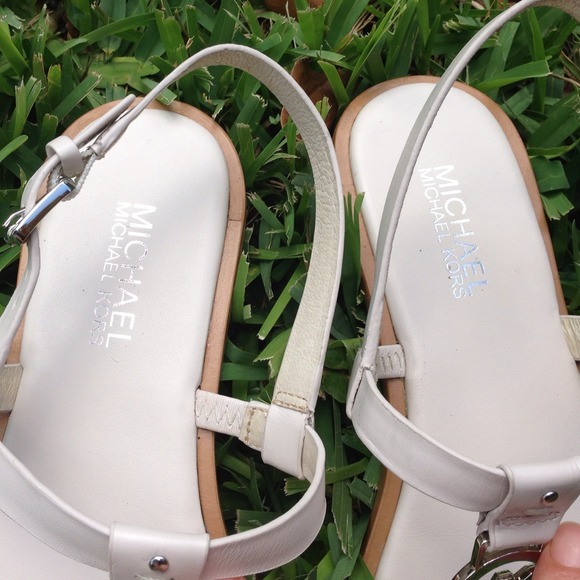 ⭕SOLD⭕ Bundled Michael Kors Sandals - Picture 3 of 4