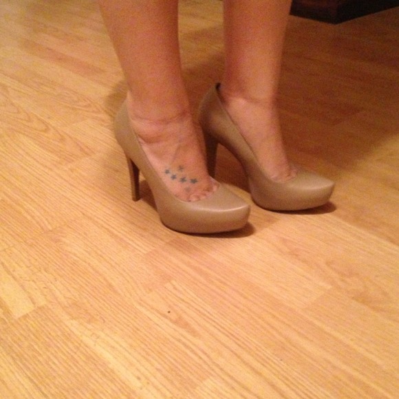 Heels - Picture 2 of 2