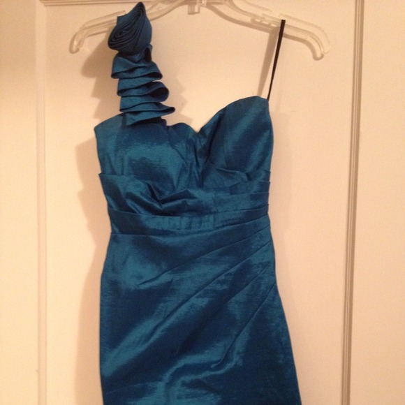 Blue-green one shoulder dress - Picture 2 of 3