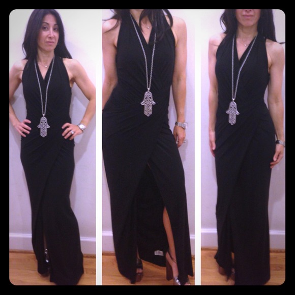 Dresses & Skirts - Long stunning high slit runch waist black dress