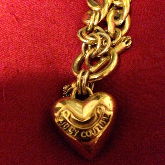 Juicy couture gold heart necklace;authentic.
