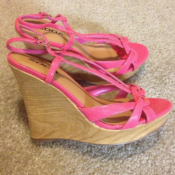 Pink wedges