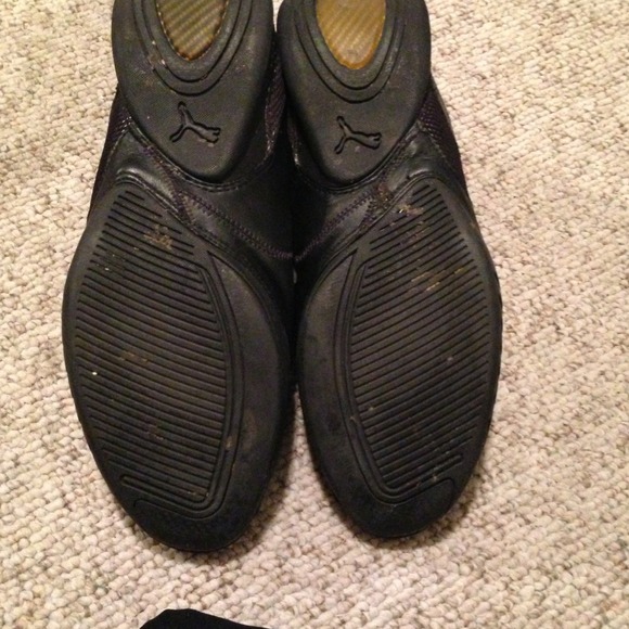 Black Leather Ferrari pumas - Picture 4 of 4