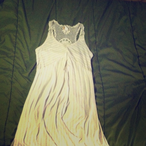 Cute summer dress! Never worn.