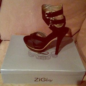 Never worn Ziginy Whip Platform Sandal in Black