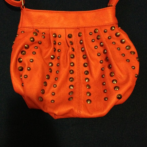 🎀Studded Cross body🎀