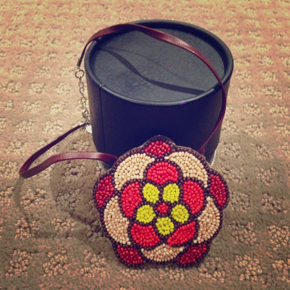 Noir Beaded Flower Necklace