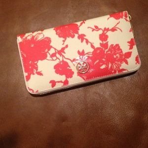 Tory burch wallet