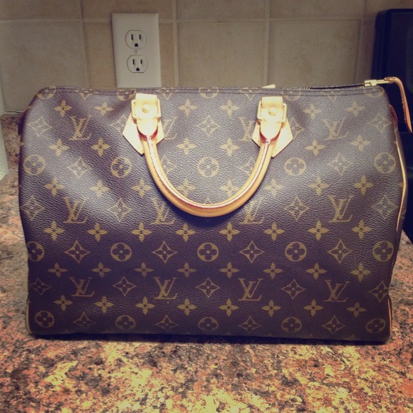 *SOLD* 590$ PP Louis Vuitton Monogram Speedy 35