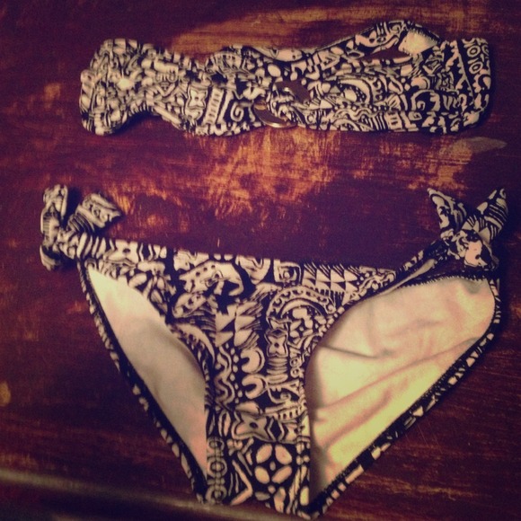 🚫Traded🚫Tribal swimsuit - Picture 1 of 4