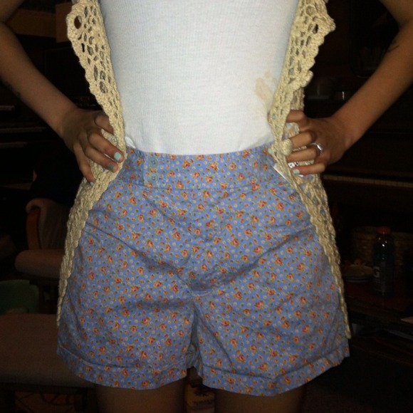 High waisted shorts, top green, and olive lep top